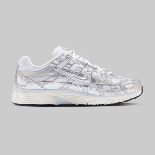 Nike - P6000 (Blanco con plata)