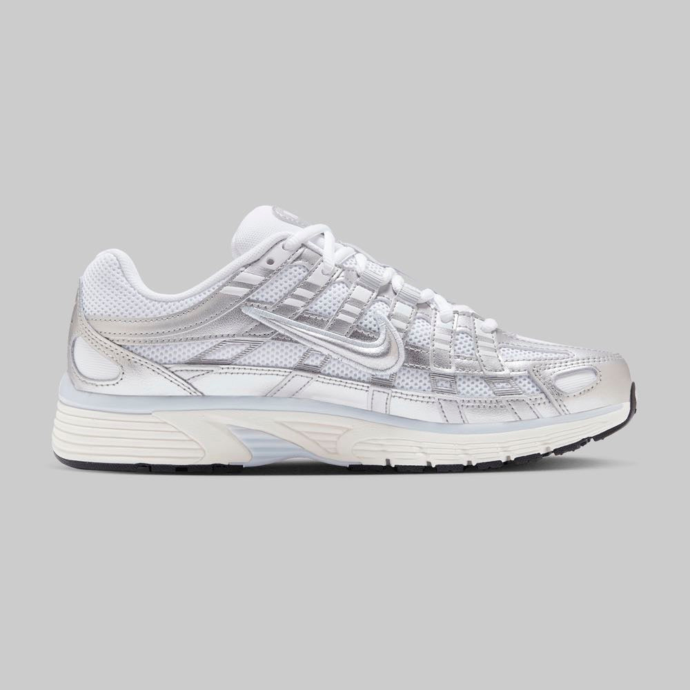 Nike - P6000 (Blanco con plata): imagen 1