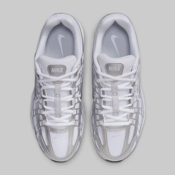 Nike - P6000 (Blanco con plata)