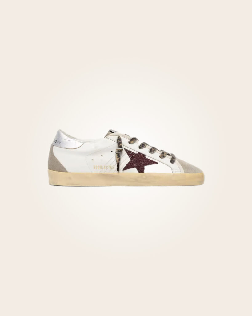 Golden Goose - Sneakers blancos con estrella roja y talón gris