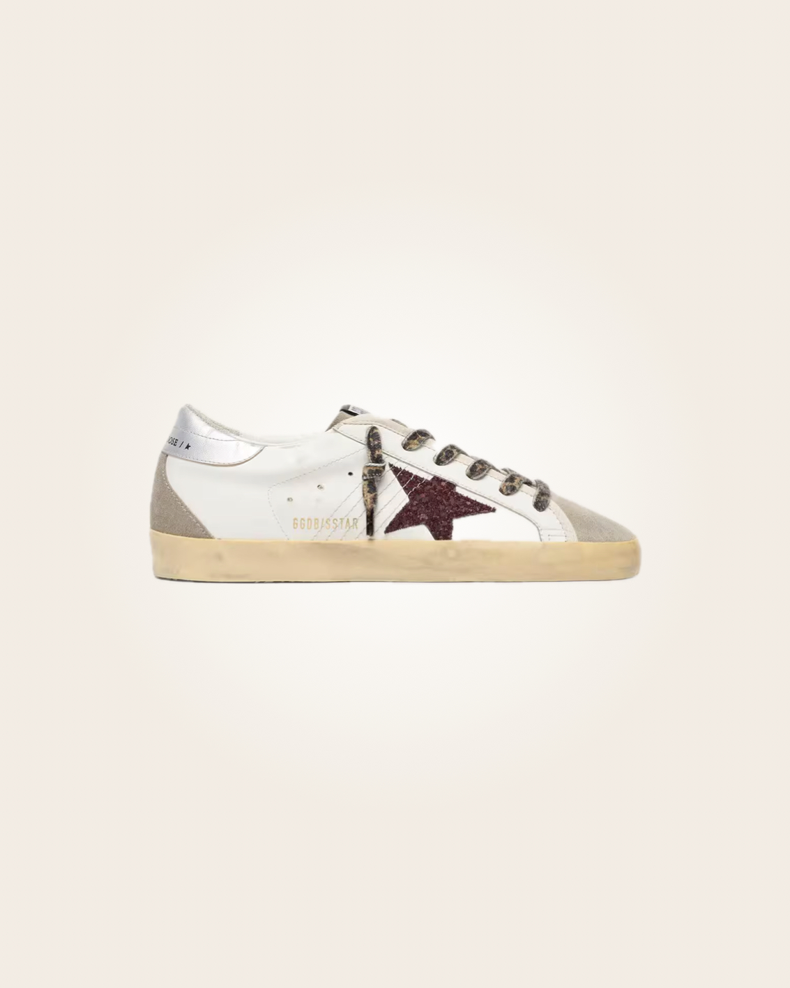 Golden Goose - Sneakers blancos con estrella roja y talón gris: imagen 1