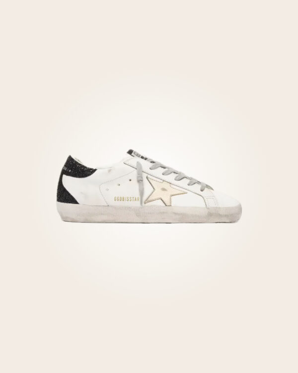 Golden Goose - Sneakers blancos con estrella beige y talón purpurina negra