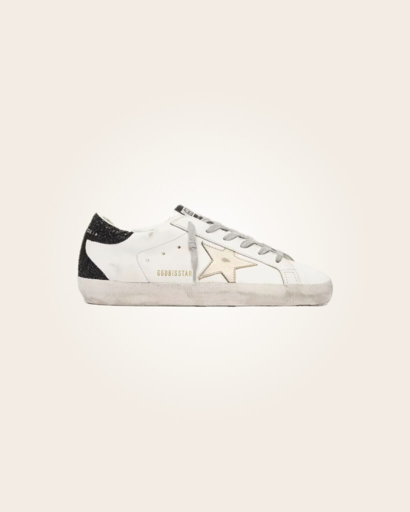 Golden Goose - Sneakers blancos con estrella beige y talón purpurina negra