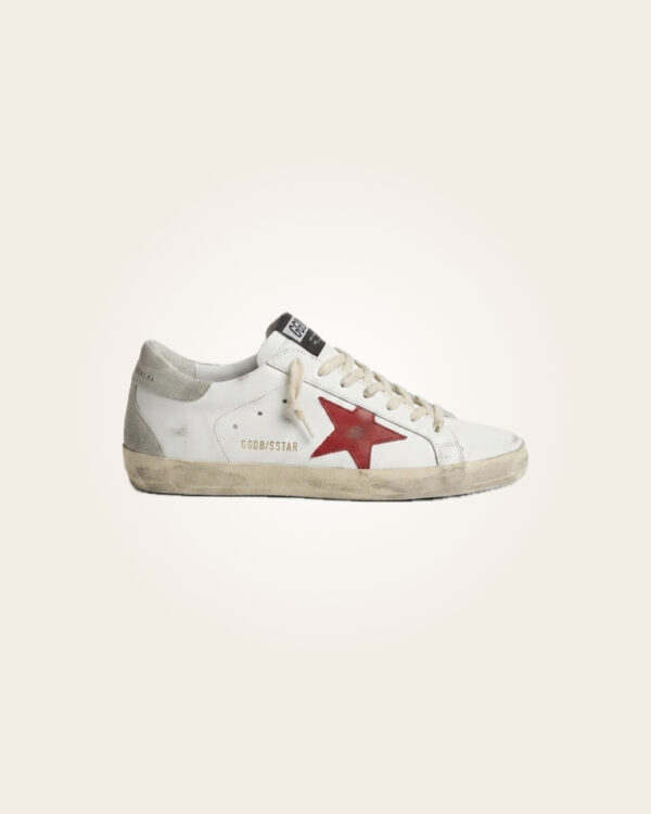 Golden Goose - Sneakers blancos con estrella roja y talón gris